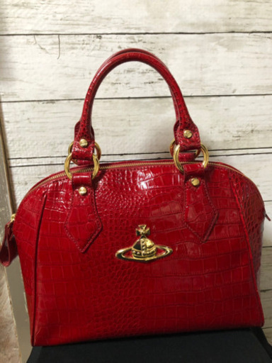 ヴィヴィアン ウエストウッド レザーバッグ 型押し エナメル 人気色 赤