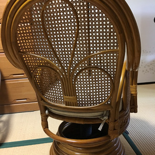籐製ハイバックチェアの画像