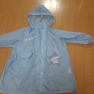 【値下げしました♪】★可愛いシナモロールのレインコート　120★