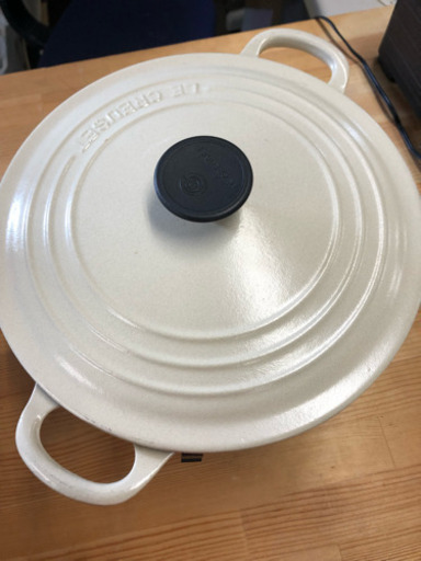 白色 ル・クルーゼ 直径22cm