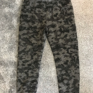 ザラ ZARA フリースパンツ 厚手 迷彩柄の画像