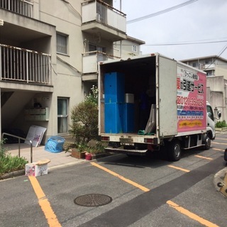 2t車　3t車引越ドライバーの画像