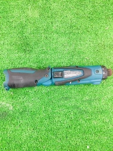 マキタ(Makita) 充電式ペンドライバドリル 7.2V 青 DF010DS バッテリー2個つき【リライズ野田愛宕店】【店頭取引限定】【中古品】1点限り早い者勝ち！