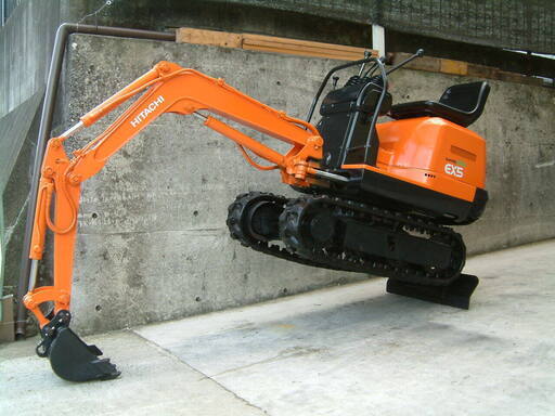 家庭菜園に最適♪ 久留米発♪ 日立 ４７０Ｋｇ  ミニ ユンボ バックホー ショベル 初心者 入門