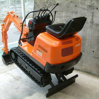 家庭菜園に最適♪ 久留米発♪ 日立 470Kg ミニ ユンボ バックホー