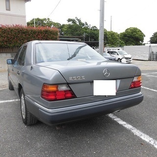 H3　ミディアムクラス　260E　右ハンドル　ETC　純正アルミ　車検2年付き　13685の画像