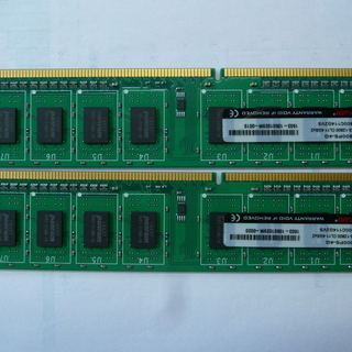 デスクトップ用メモリー　PC3-12800 ８㎇ (4㎇×２枚)...