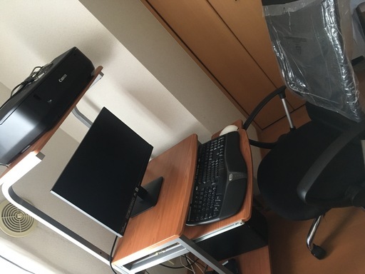 パソコン周辺一式（複合機、PC本体、モニタ、キーボード、ラック、チェア、マウス）売ります