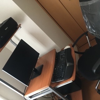 パソコン周辺一式（複合機、PC本体、モニタ、キーボード、ラック、チェア、マウス）売ります