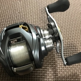 ダイワ スティーズA TW 1016H 右巻き ハイグリップIシェイプライトノブ スティーズ A II TW(リール)｜DAIWA