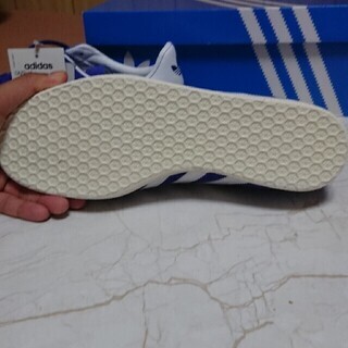 adidas アディダス GAZZLE ブルーの画像