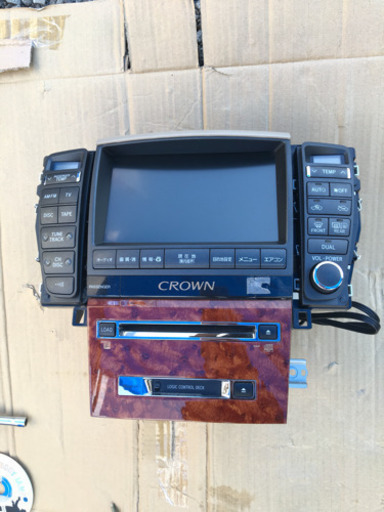 18クラウン マルチ CDチェンジャー ウッドパネル モニター