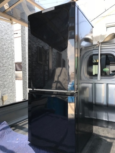 取引中2014年製ブラック冷凍冷蔵庫。千葉県内配送無料。設置無料。
