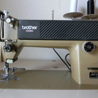 ブラザー高速一本針　工業用ミシンＤＢ２－Ｂ７３７－３１３　自動糸切ＮＧ　付属多数あり ブラザー高速一本針 工業用ミシンDB2－B737－313 自動糸切