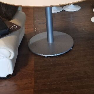 値下げしました！ダイニング丸テーブル(白色)の画像