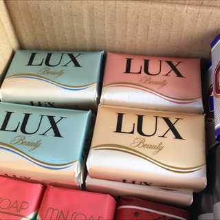 未使用の石鹸大量！約130個◇LUX◇牛乳石鹸◇ビューティソープ◇などの画像