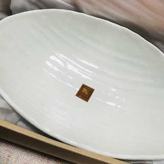 食器 盛り付け皿 梅宮辰夫創作器 魚の煮付けの盛り付けに