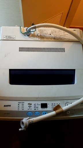 SANYO 洗濯機 2011年 6KG　4000円で譲ります