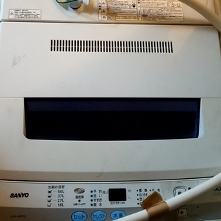 SANYO 洗濯機 2011年 6KG　4000円で譲ります
