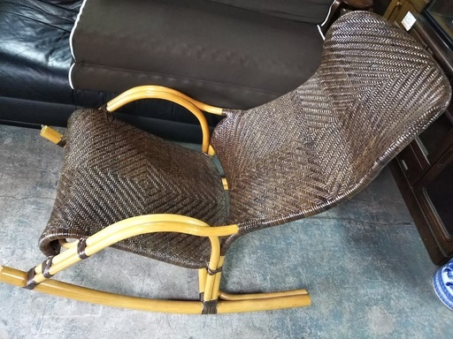 ［籐製ロッキングチェア］⁑リサイクルショップヘルプ