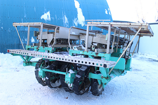 全自動ビート移植機　トラクター直装式　ART‐2000　ホクエイ　農業 (ED3205Yaxx )