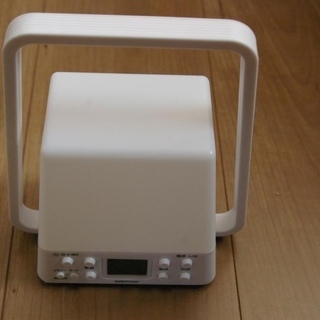 決まりました　　手もとランタンラジオ　１台３役　２電源の画像