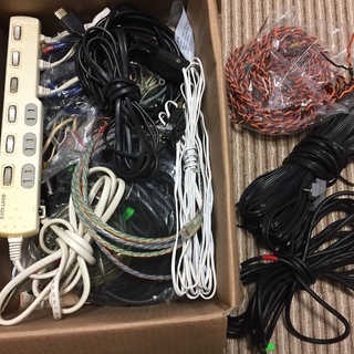 [ジャンク]　ジャンクケーブル　１箱（色々詰合せ）の画像