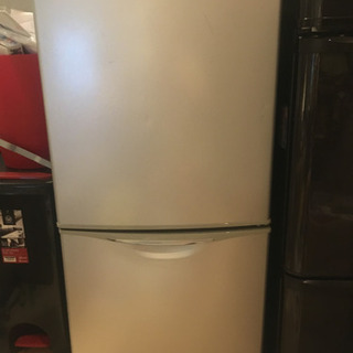 冷蔵庫譲ります。