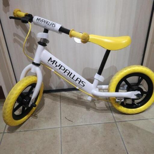 足蹴りバイク バランスバイク ペダルなし自転車