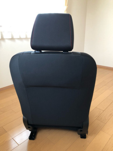 新車時に外した状態の純正レカロ