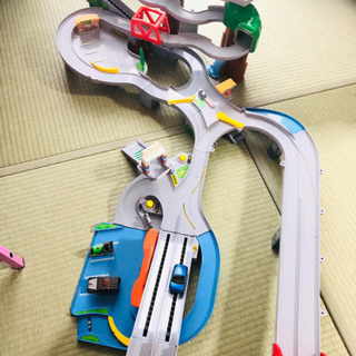 トミカワールドセット やまみちドライブ&にぎやかドライブ