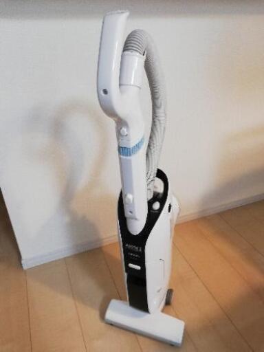 東芝掃除機 エアロサイクロン VC- Y70C 2013年製 スティック型
