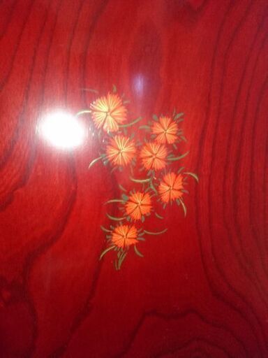 ☆ 奈良市での引き取り!! さりげなくも華やか!! 手頃な大きさ!! 高い気密性 漆塗り 着物箪笥 欅フレーム 桐の棚 ☆