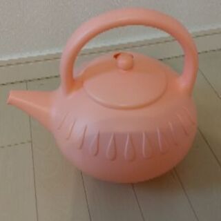 ピンクのジョーロ