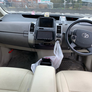 プリウス　18年　9万5千㎞　ナビ、テレビ、ETC 付の画像