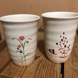 磁器のコップ