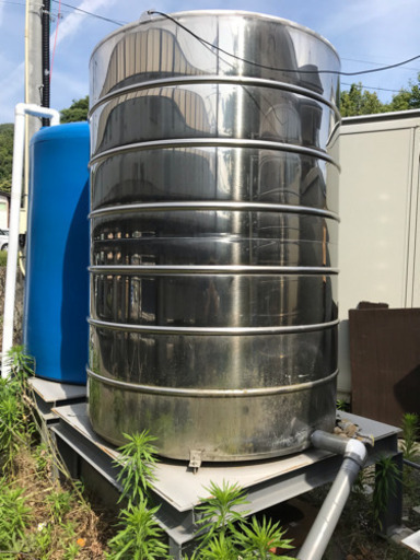 ステンレス貯水タンク 3000L