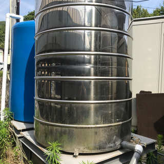ステンレス貯水タンク 3000L
