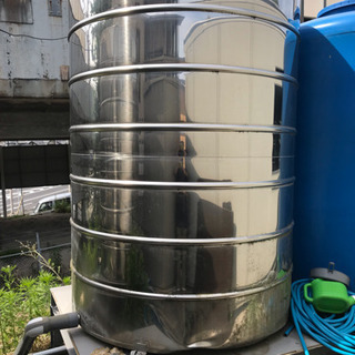 ステンレス貯水タンク 3000Lの画像