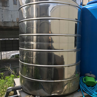 ステンレス貯水タンク 3000Lの画像