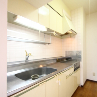 🉐初期費用５万円🙂人気の2LDK🏠家賃80000円❤️西八王子駅徒歩14分😸駐車場有🏢 − 東京都