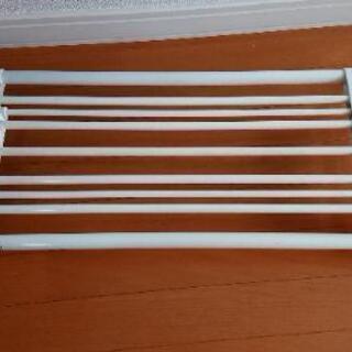 突っ張り棚（白）の画像