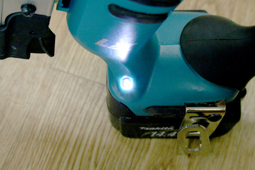 makita/マキタ 充電式ピンタッカ PT350D 14.4V ケース・バッテリー・充電器付き  ☆ PayPay(ペイペイ)決済可能 ☆ 札幌市 清田区 平岡