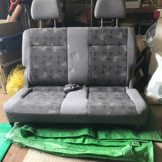 車のイス ／サードシート