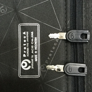 旅行用スーツケース  PROTECAの画像