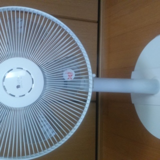 Uing30㎝羽根リビング扇風機（UF-AE30HW)