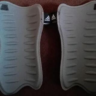 アディダス⚽adidas⚽レガース⚽未使用⚽すね当て、シンガード🌟の画像