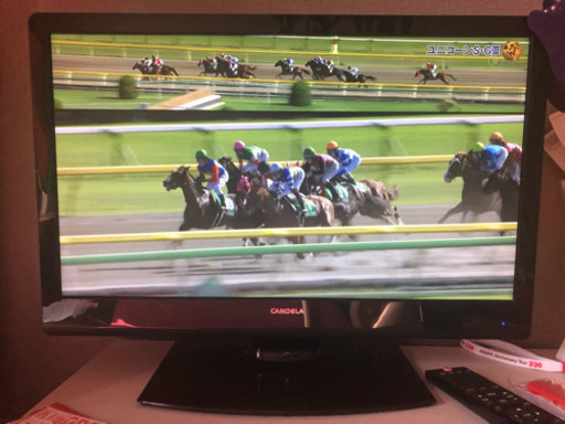 テレビ22インチ/テレビ台付き
