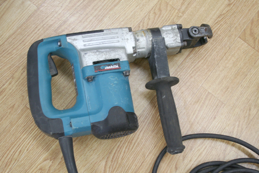 makita/マキタ 電動ハンマ― HM0830 専用ケース・おまけ付き AC100V 50/60Hz  ☆ PayPay(ペイペイ)決済可能 ☆ 札幌市 清田区 平岡
