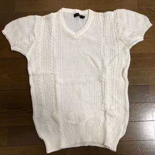 【値下げ】RoshellのＶネックの半袖ニットを売ります。